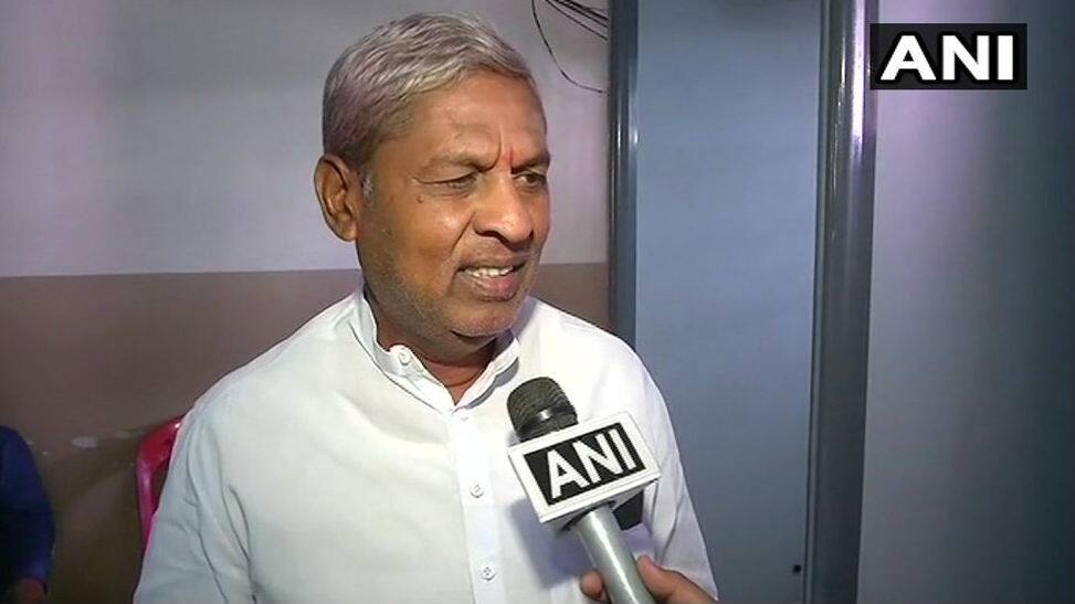 Karnataka Congress MLA Amaregouda Linganagouda Patil Bayyapur accuses BJP of luring him with money and ministry