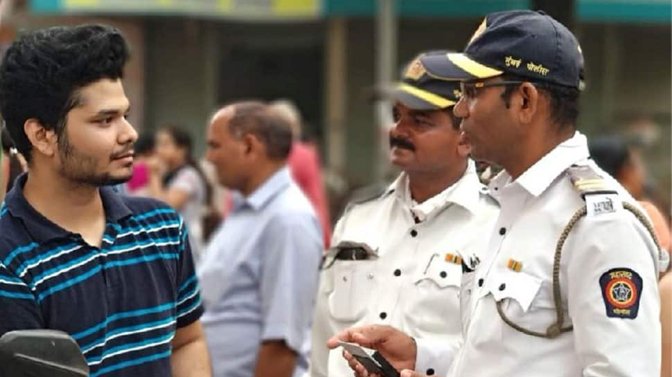 Mumbai Police goes filmy on Twitter with ‘Ghar se nikalte hi, kuch door chalte hi’