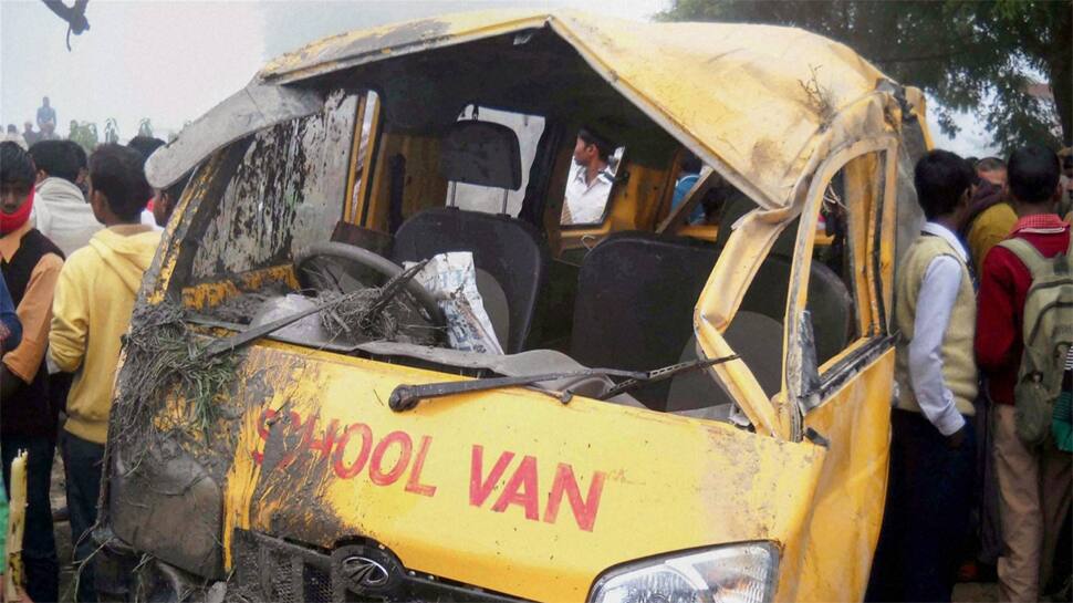 Bihar: 2 children dead, 11 injured after high voltage wire falls on school van in Baniapur Bihar: 2 children dead, 11 injured after high voltage wire falls on school van in Baniapur