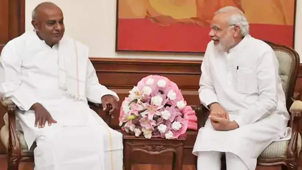 Amid Karnataka political tussle, PM Modi dials HD Deve Gowda on his birthday