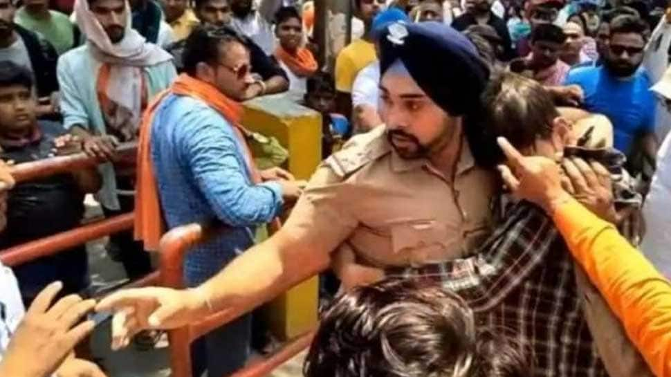 Uttarakhand Sikh police officer saves Muslim youth from violent mob, hailed as hero on social media