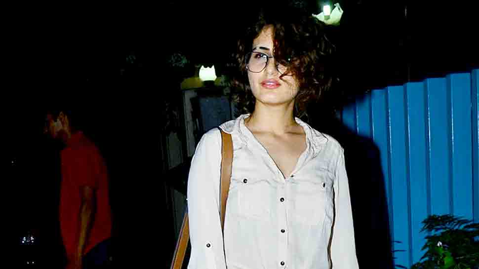 Fatima Sana Shaikh&#039;s latest hairdo, partially-shaved brow hint at new &#039;Thugs Of Hindostan&#039; look? Pics inside