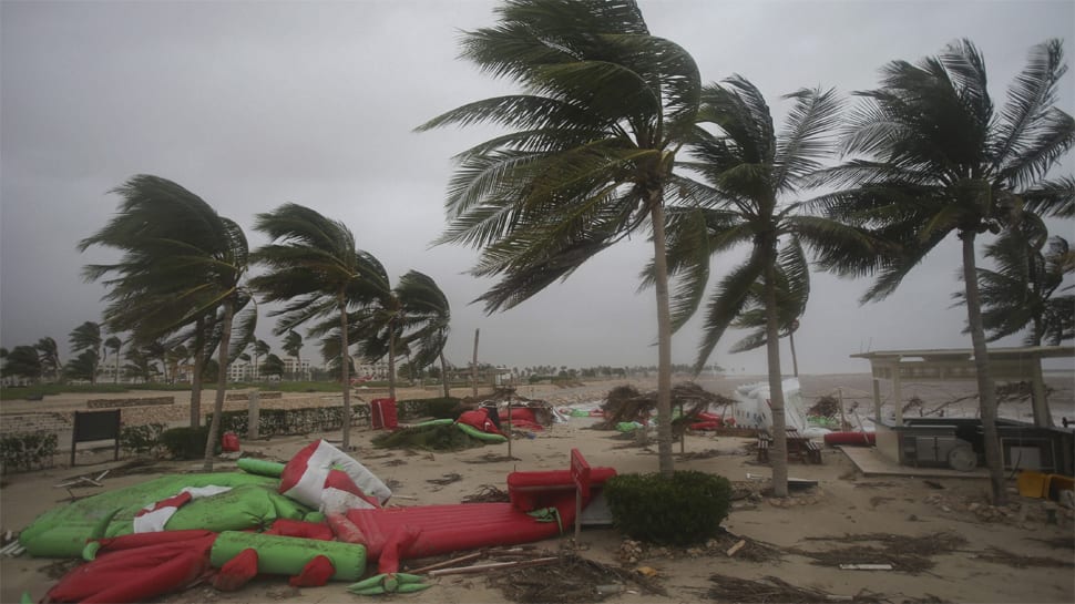 Powerful cyclone Mekunu strikes Oman, Yemen; 6 dead, 30 missing