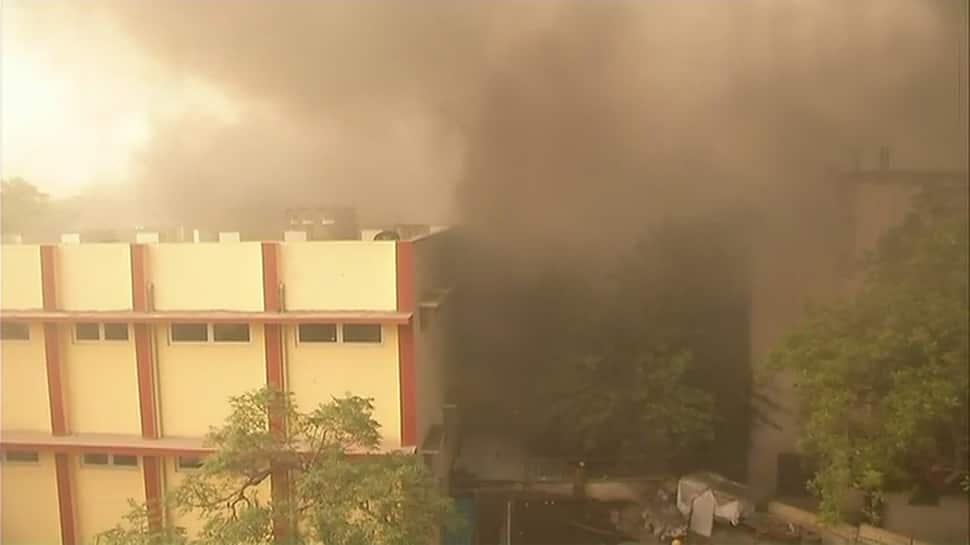 Over 12 hours on, Delhi&#039;s Malviya Nagar fire yet to be doused, firefighting operations on