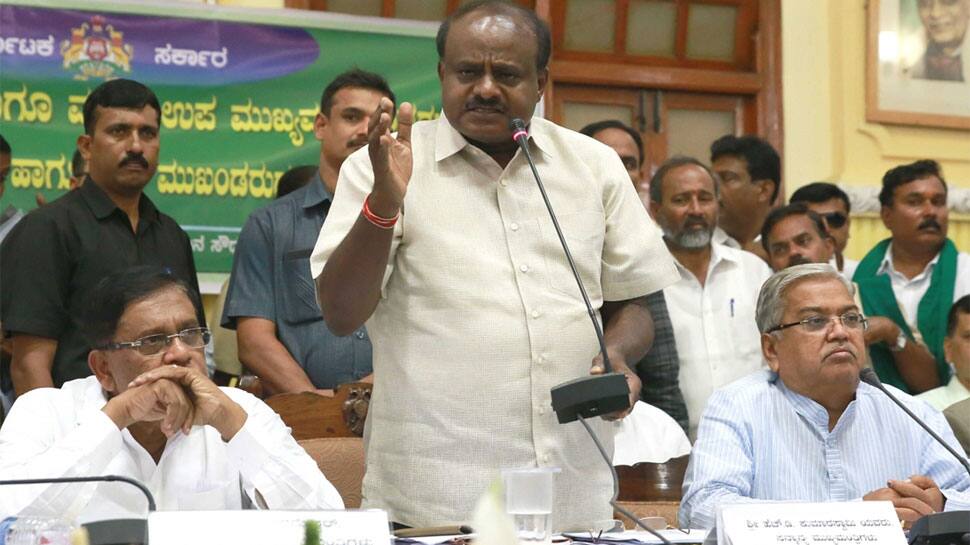 Kumaraswamy promises farm loan waiver in 15 days, Yeddyurappa accuses Karnataka CM of betraying farmers