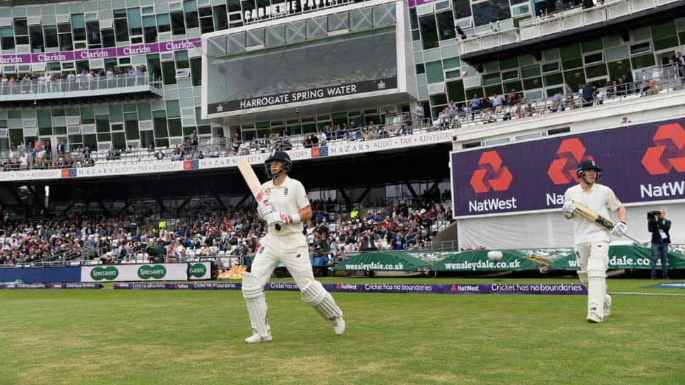 England batsmen share load and keep Pakistan under pressure