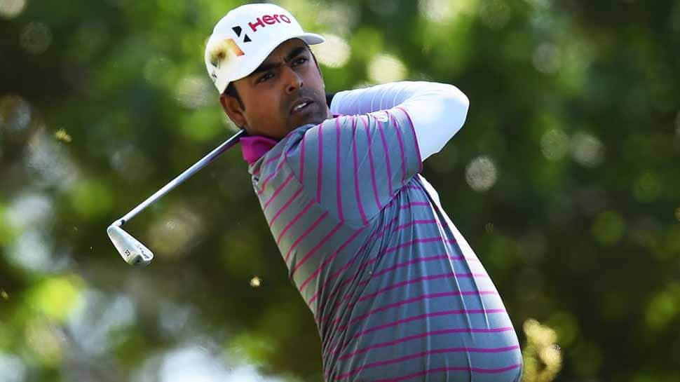 Anirban Lahiri blazes on front but nine halts on back stretch; Woods excels at seventh