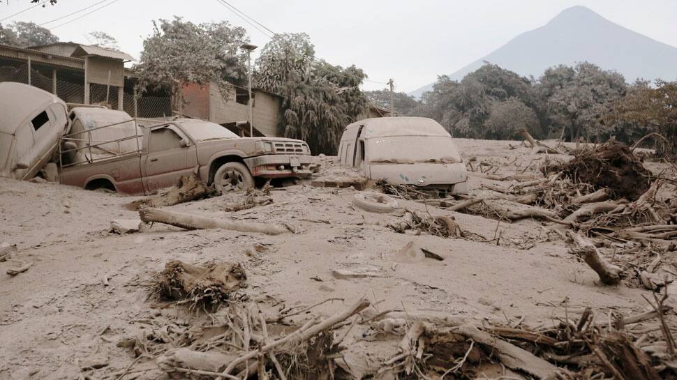 A view of an area affected by eruption from Fuego volcano in the community of San Miguel Los Lotes in Escuintla (Reuters photo)