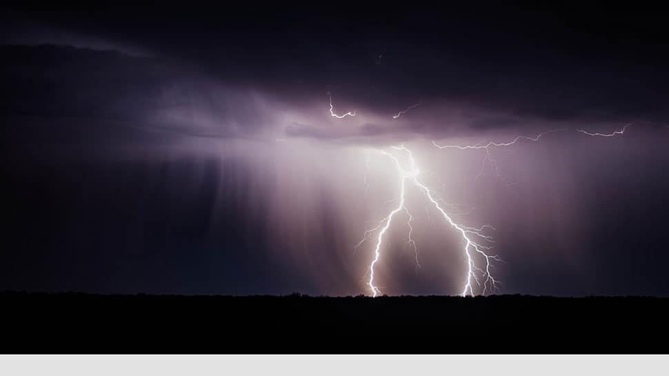 Uttar Pradesh: MeT department issues thunderstorm, dust storm warning 