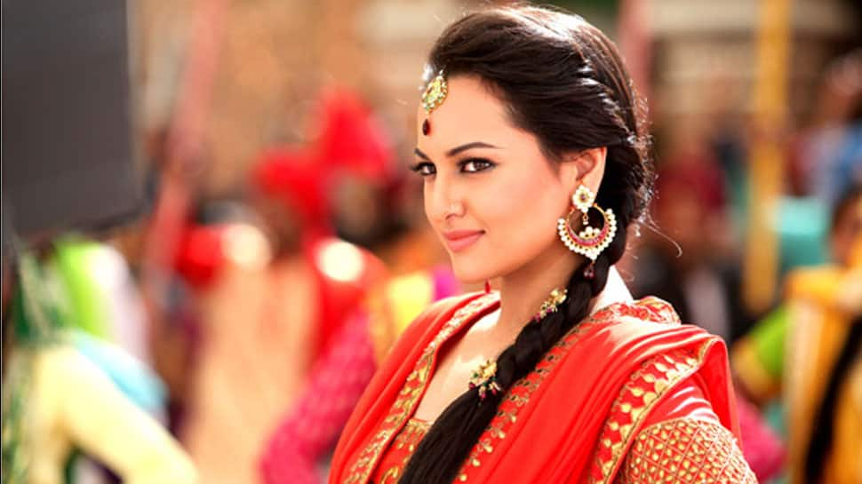 It&#039;s gala time for Sonakshi Sinha in London