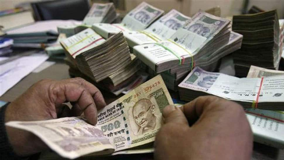 ISI buying demonetised notes to use in new fake currencies: Intelligence agencies