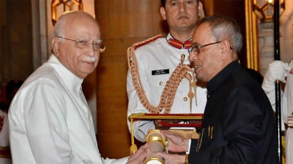 &#039;Praiseworthy example&#039;: LK Advani&#039;s thumbs up to Pranab Mukherjee for attending RSS event