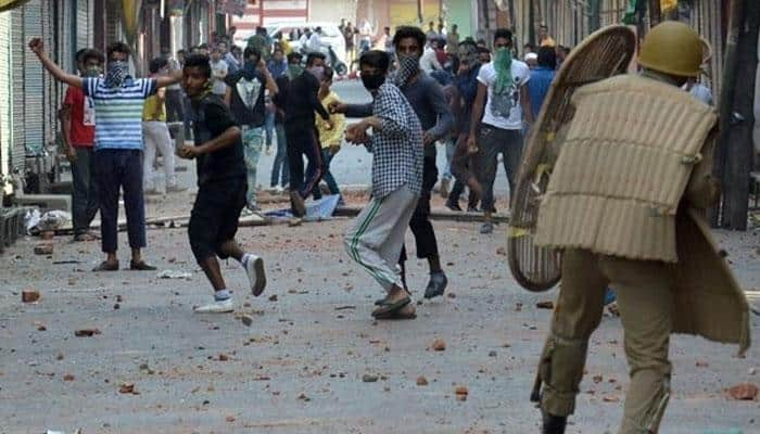 Those pelting stones must be shot dead: BJP MP DP Vats