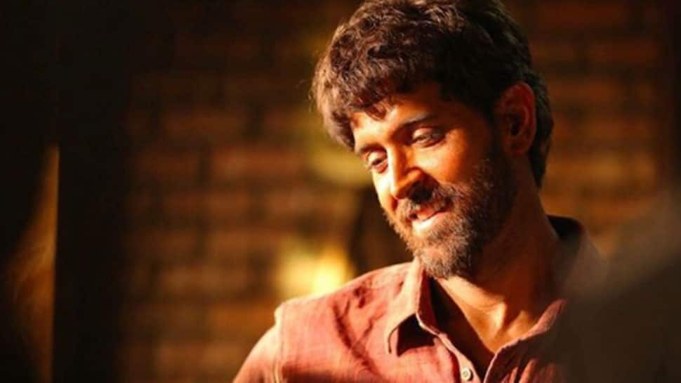 Reel &#039;Anand&#039; Hrithik Roshan congratulates real Anand&#039;s &#039;Super 30&#039; team for cracking IIT-JEE