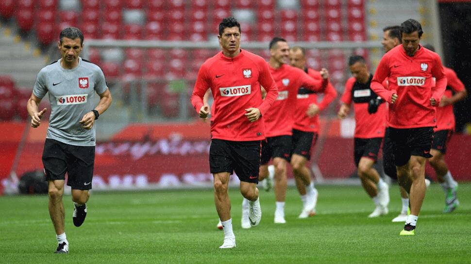  Robert Lewandowski attending a training session