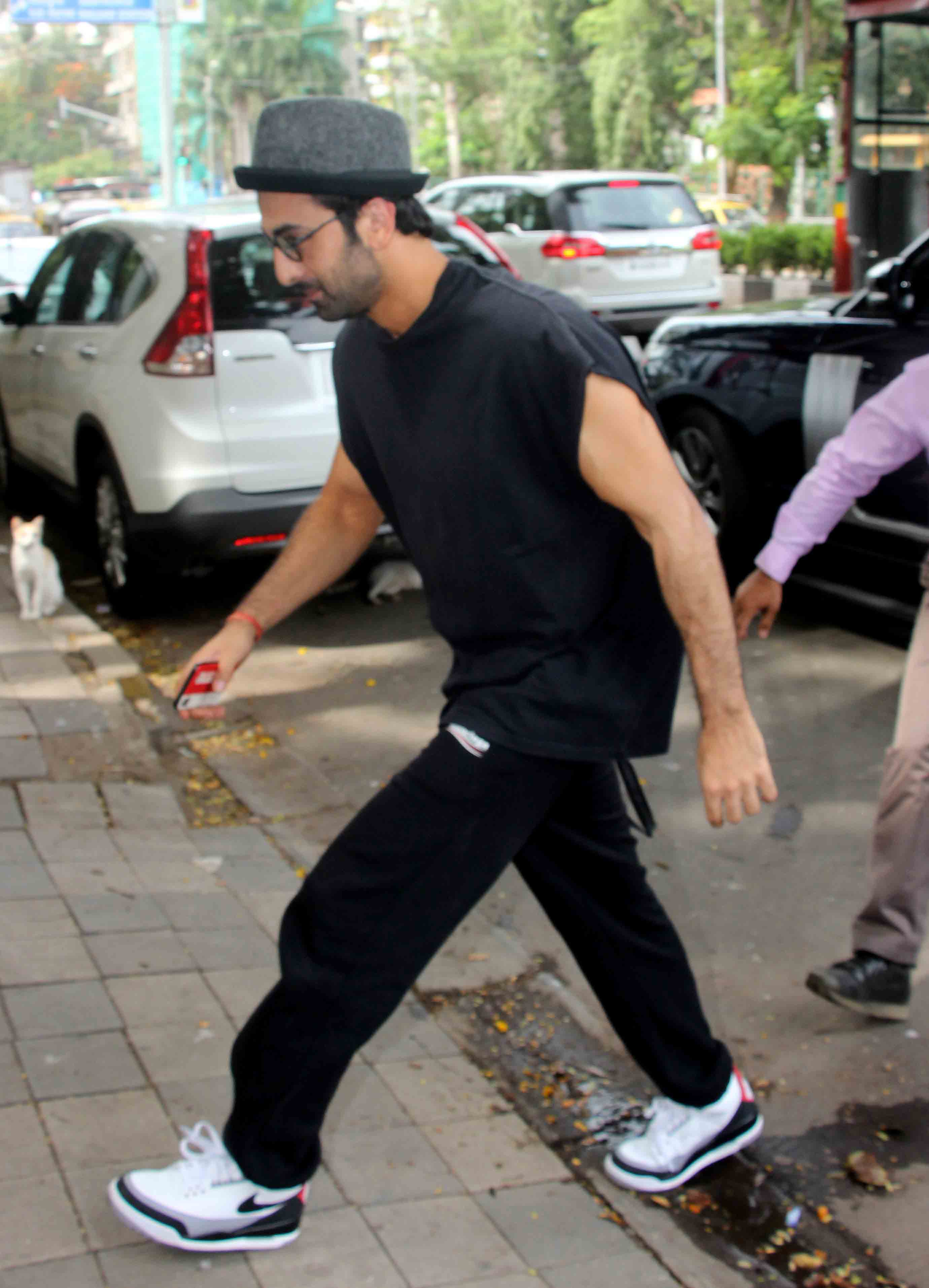 Ranbir Kapoor looks Uber cool in a beard as he gets spotted at t-series  office today. 💙 #RanbirKapoor