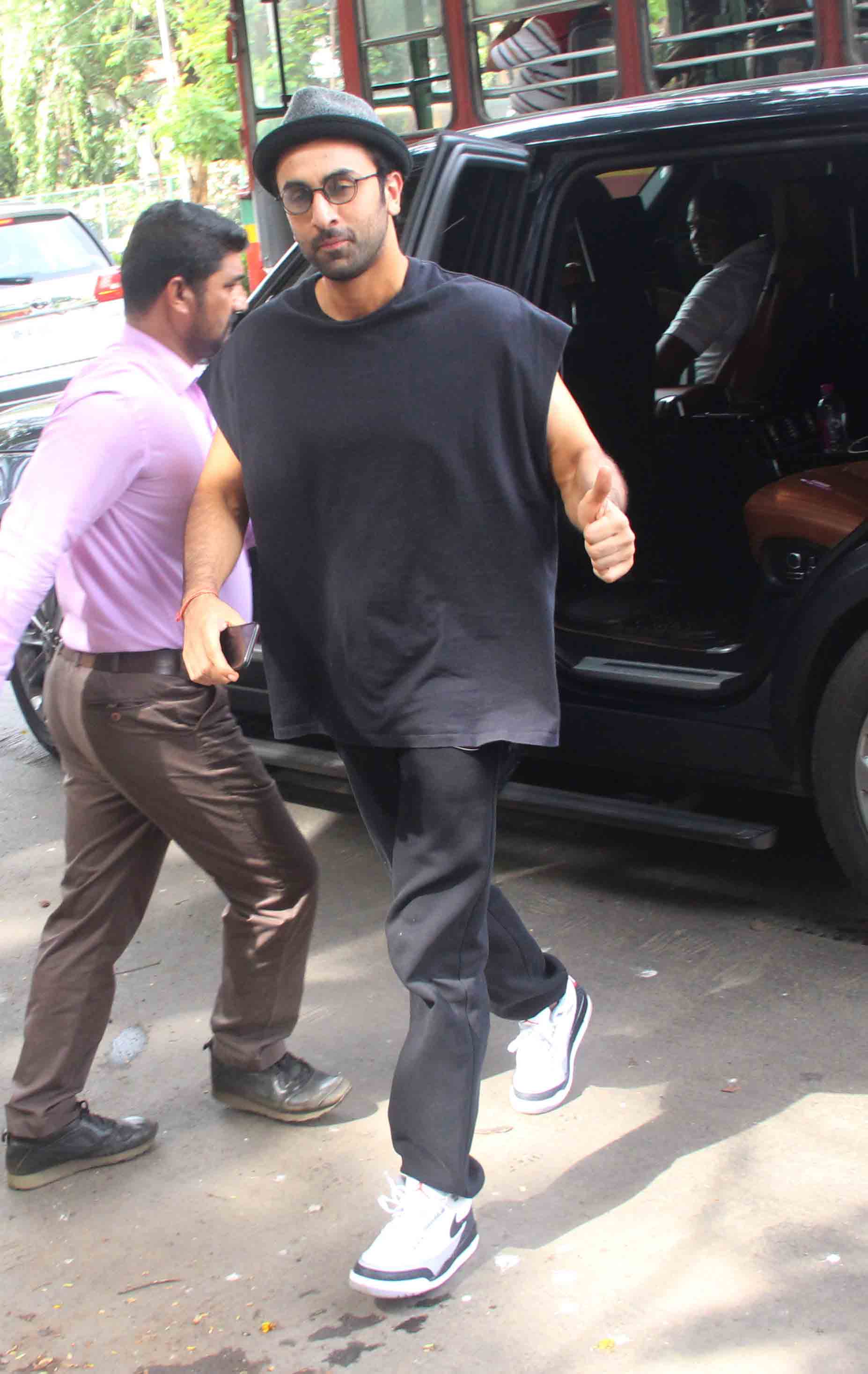 Ranbir Kapoor looks Uber cool in a beard as he gets spotted at t-series  office today. 💙 #RanbirKapoor