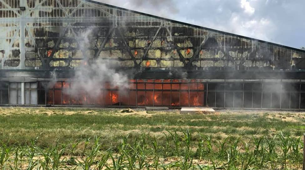 Massive Ohio barn fire chars 5000 pigs