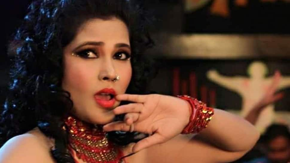 Bhojpuri sizzler Seema Singh&#039;s &#039;Aadhe Maa&#039; look goes viral—Check pics