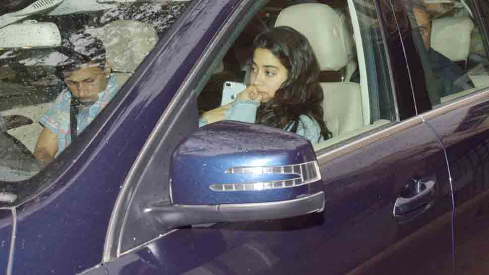 Janhvi Kapoor spotted outside Arjun Kapoor&#039;s residence  — See photos