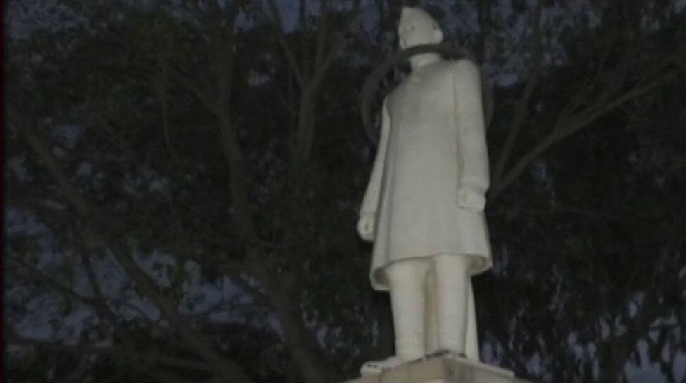 After vandalism spree, Jawaharlal Nehru statue disrespected in Rajasthan&#039;s Bundi