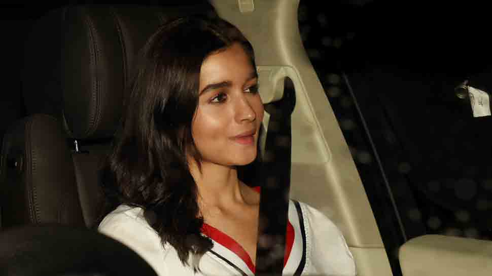 Alia Bhatt arrives at Priyanka Chopra&#039;s residence as Desi girl&#039;s dinner photos with Nick Jonas go viral