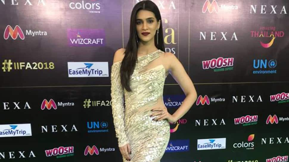 Kriti Sanon dazzles in gold at IIFA green carpet—Pic inside