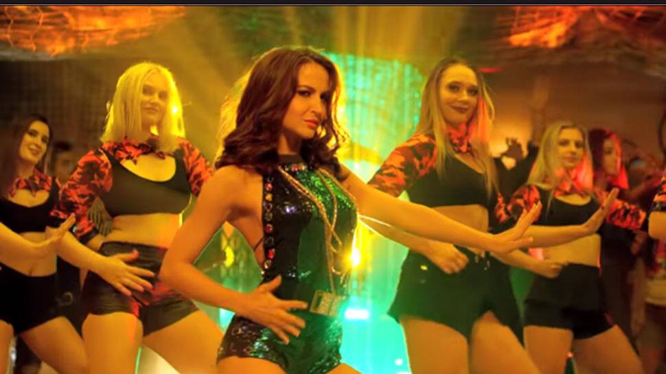 What high heels? Watch how Elli AvrRam dances like a swan in black boots