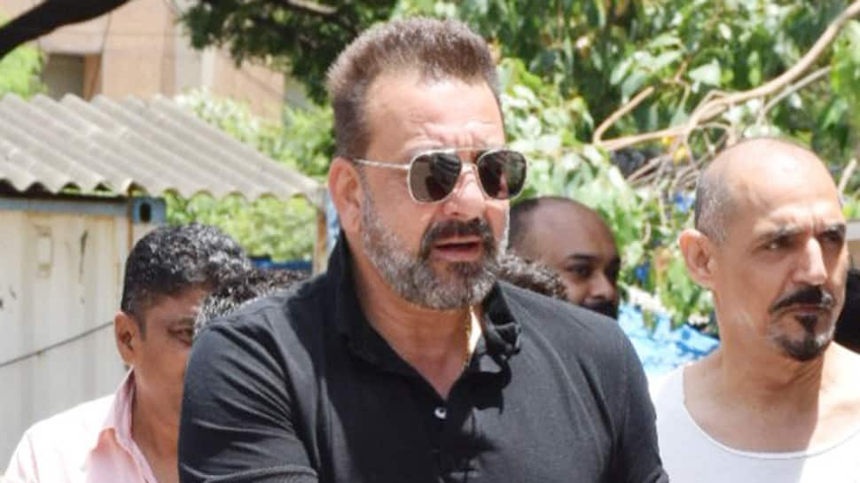 Sanjay Dutt gives a big thumbs up to Rajkumar Hirani&#039;s Sanju