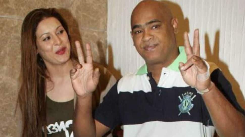 Vinod Kambli&#039;s wife hits singer Ankit Tiwari&#039;s father, accuses him of inappropriately touching her