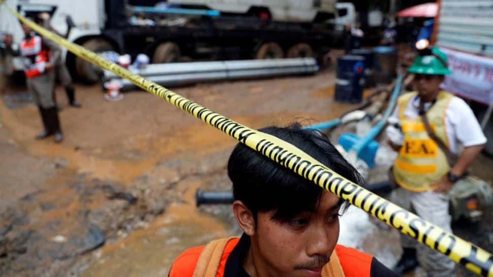 Divers draw up high-profile rescue plan as Thai boys remain stuck in cave