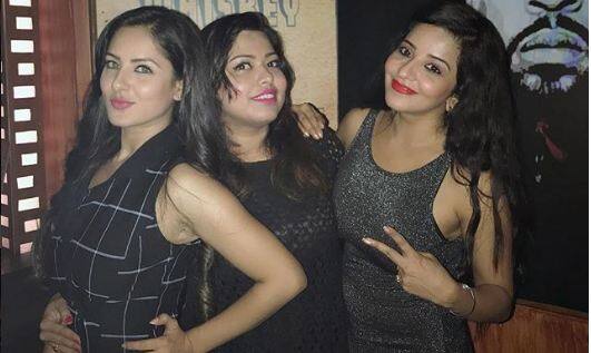 Bhojpuri siren Monalisa parties hard with Puja Banerjee and Swagata Nag-See pic