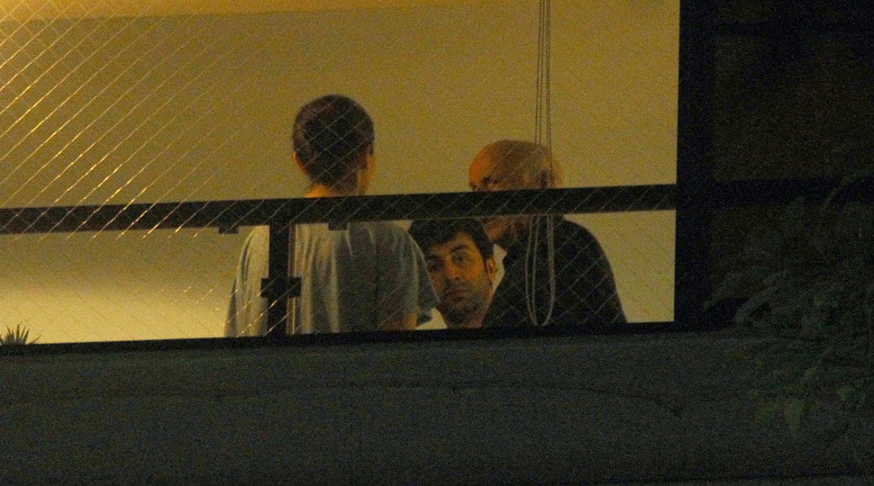 Ranbir Kapoor and Alia Bhatt provide an unhindered view to their rendezvous at her residence-See pics
