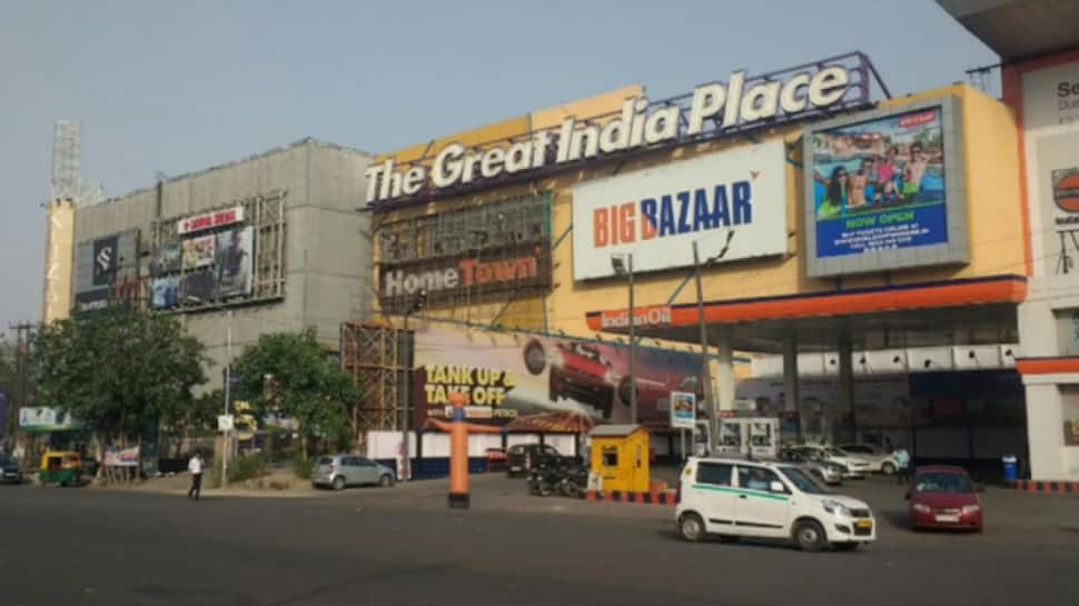 Girl commits suicide in Noida's GIP Mall by jumping from upper floor