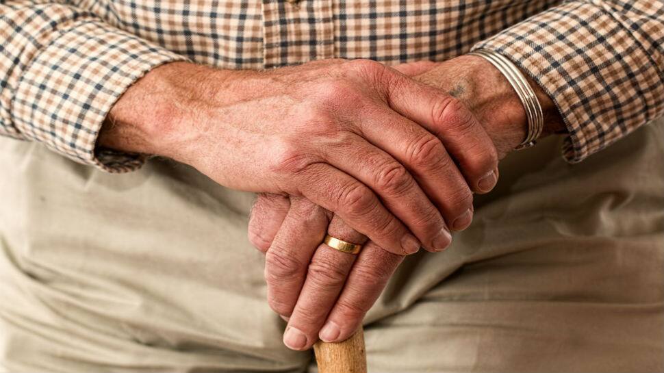 Abandoned by his children, 89-year-old man finds solace in nude modelling Abandoned by his children, 89-year-old man finds solace in nude modelling