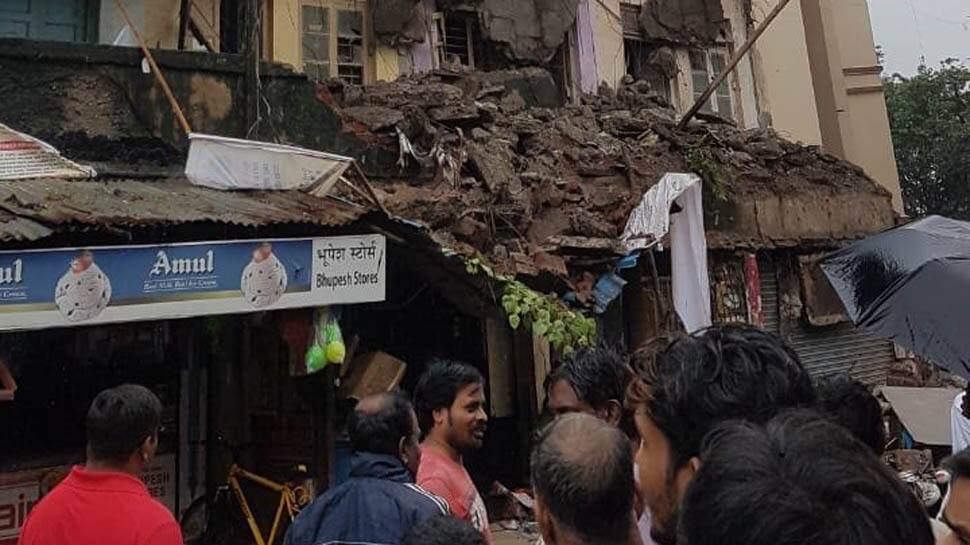 Part of 3-storey building collapses in Mumbai&#039;s Kurla, no injuries reported