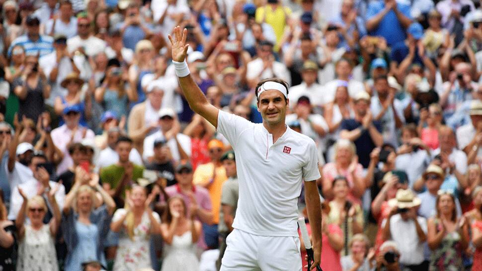 Federer routs Mannarino to enter quarterfinals, eyes record title 