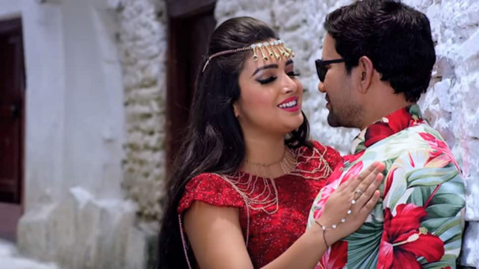 Amarpali Sexy Video Xxx - Bhojpuri hot cake Amrapali Dubey-Nirahua's dance from 'Nirahua Chalal  London' BTS video is unmissable! Watch | Bhojpuri News | Zee News
