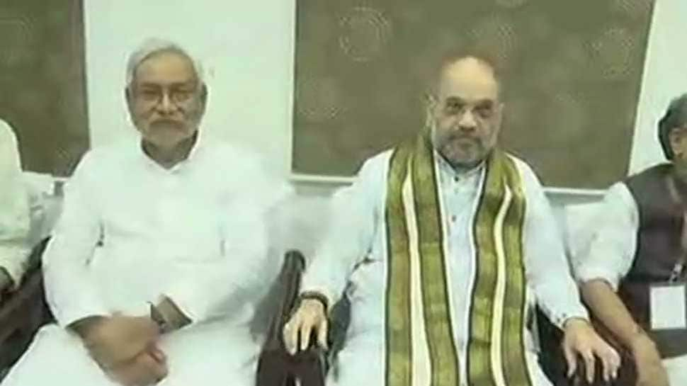 In Bihar, Amit Shah breaks bread with Nitish Kumar, to hold  seat-sharing talks later 