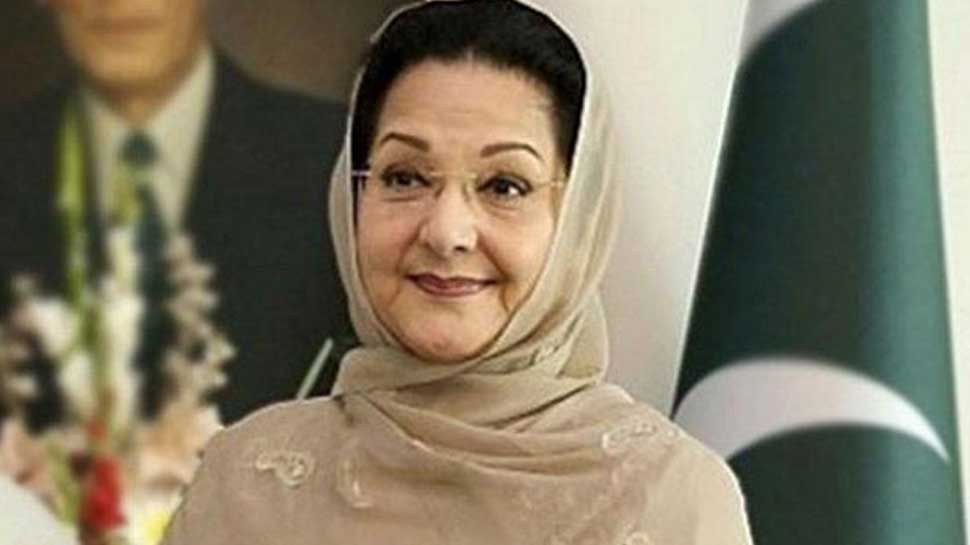 As husband Nawaz Sharif heads home, ailing wife Kulsoom comes out of month-long coma