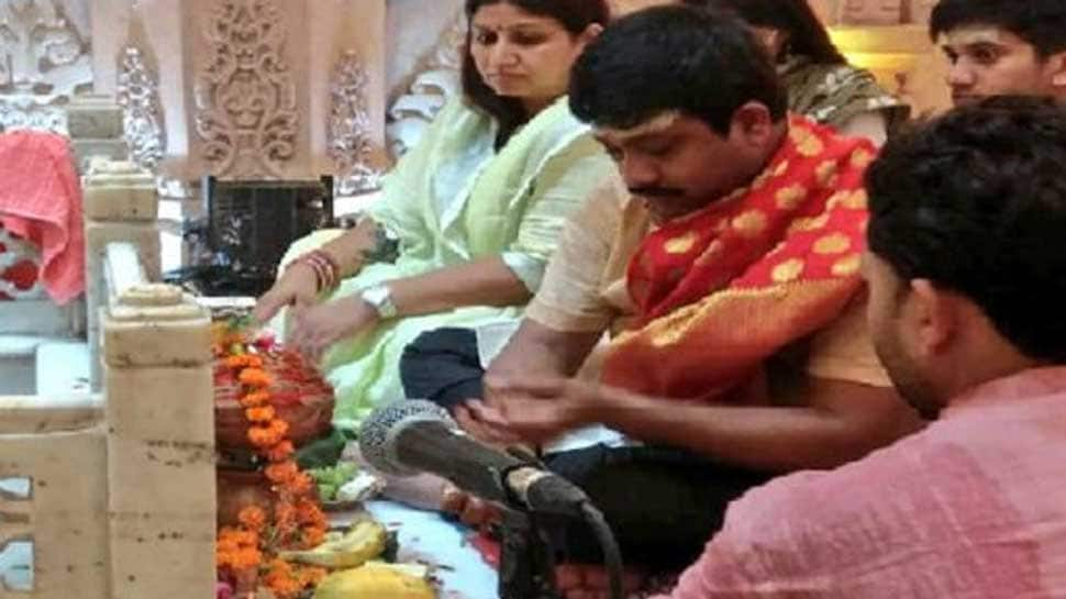 UP minister Nand Gopal Gupta who was attacked with remote bomb performs pooja to mark his &#039;rebirth&#039;