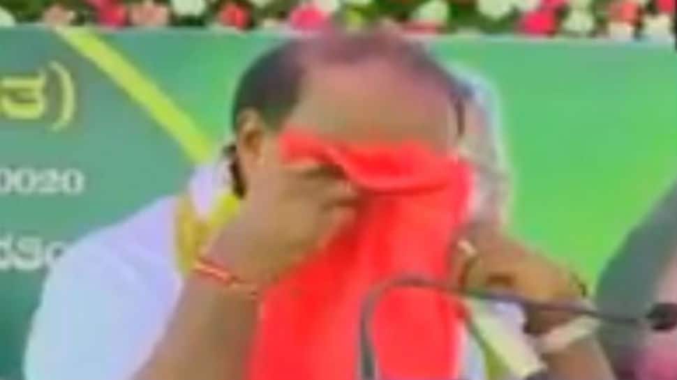 Have swallowed pain of coalition govt: Kumaraswamy breaks down at public event