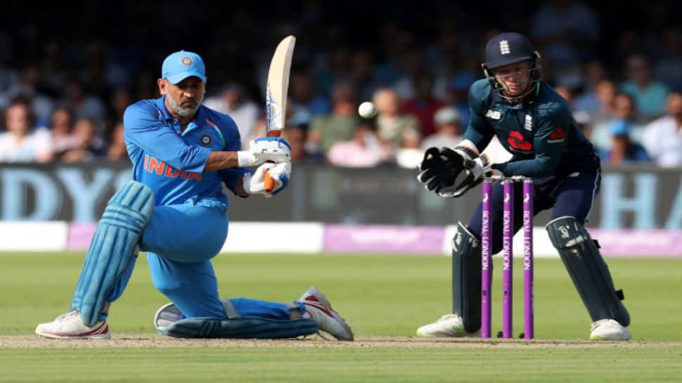 Indian fans boo MS Dhoni after 2nd ODI vs England, Kohli lashes out