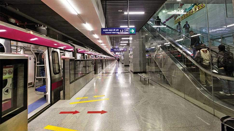 One train removed from Metro&#039;s Magenta line after technical glitch