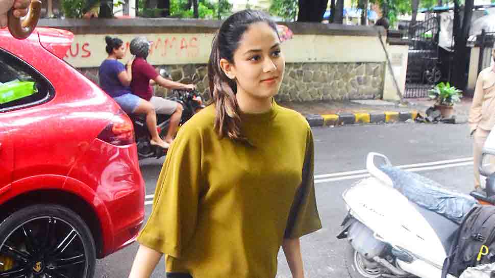 Mira Kapoor flaunts her baby bump in style as she steps out in Bandra — Pics inside