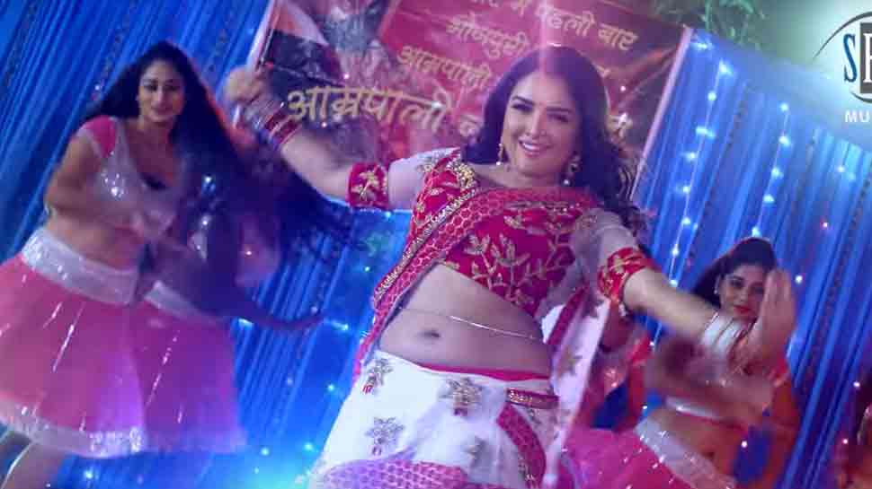 Bhojpuri siren Amrapali Dubey&#039;s sizzling belly dance in Tohare Khatir has set internet on fire, gets over 8.9 mn views