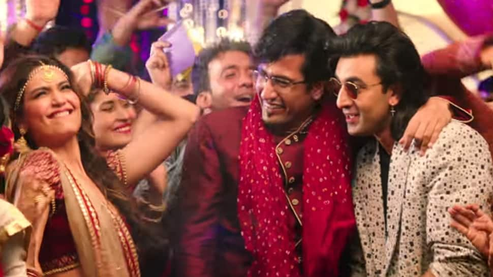 Bhopu Baj Raha Hain: Ranbir Kapoor, Vicky Kaushal and Karishma Tanna party in this unused song from &#039;Sanju&#039;—Watch 