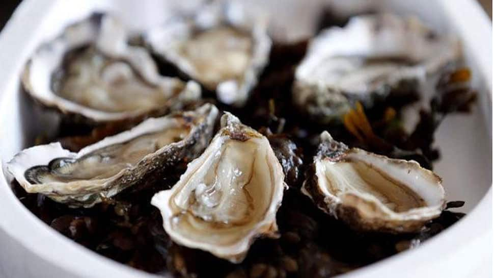 Septuagenarian dies after eating bad raw oyster