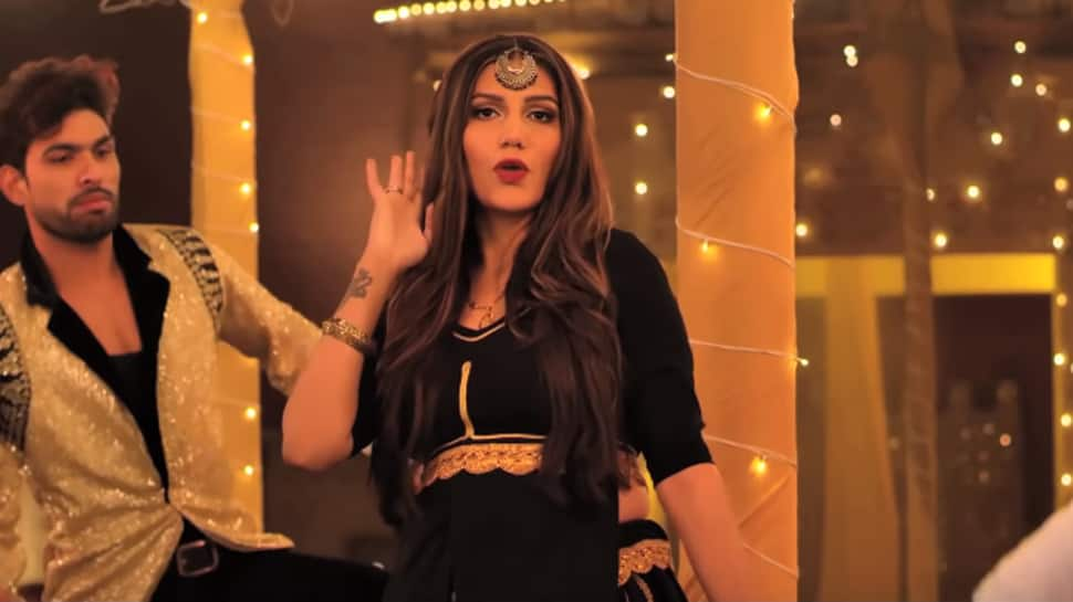 Sapna Choudhary&#039;s nagin dance on Billori Akh sets internet on fire-Watch