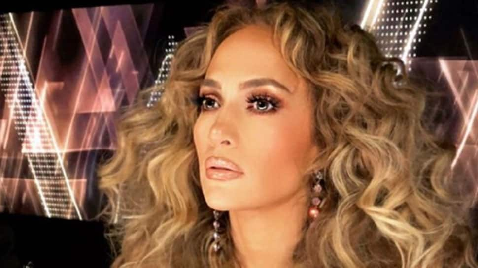 JLO&#039;s capsule collection cosmetic range with Inglot now in India